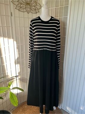 Sweet Generis Black & Ivory Stripe Maxi Dress – Size 1X